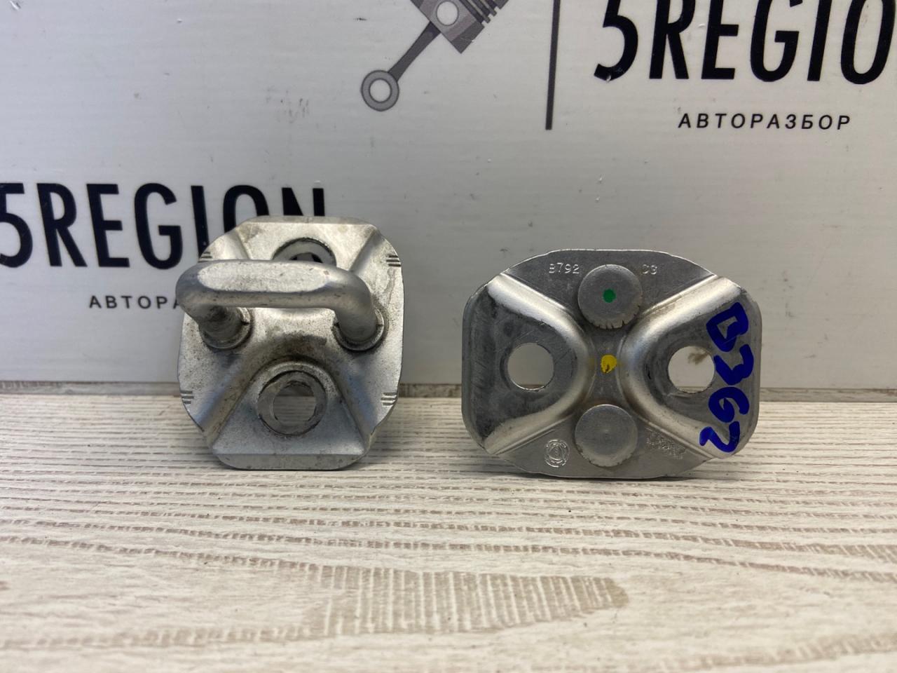 кронштейн (крепление) Alfa Romeo Giulia 2 поколение 952 2017, 2.0 л., бензин, АКПП, седан, полный привод - фото №1