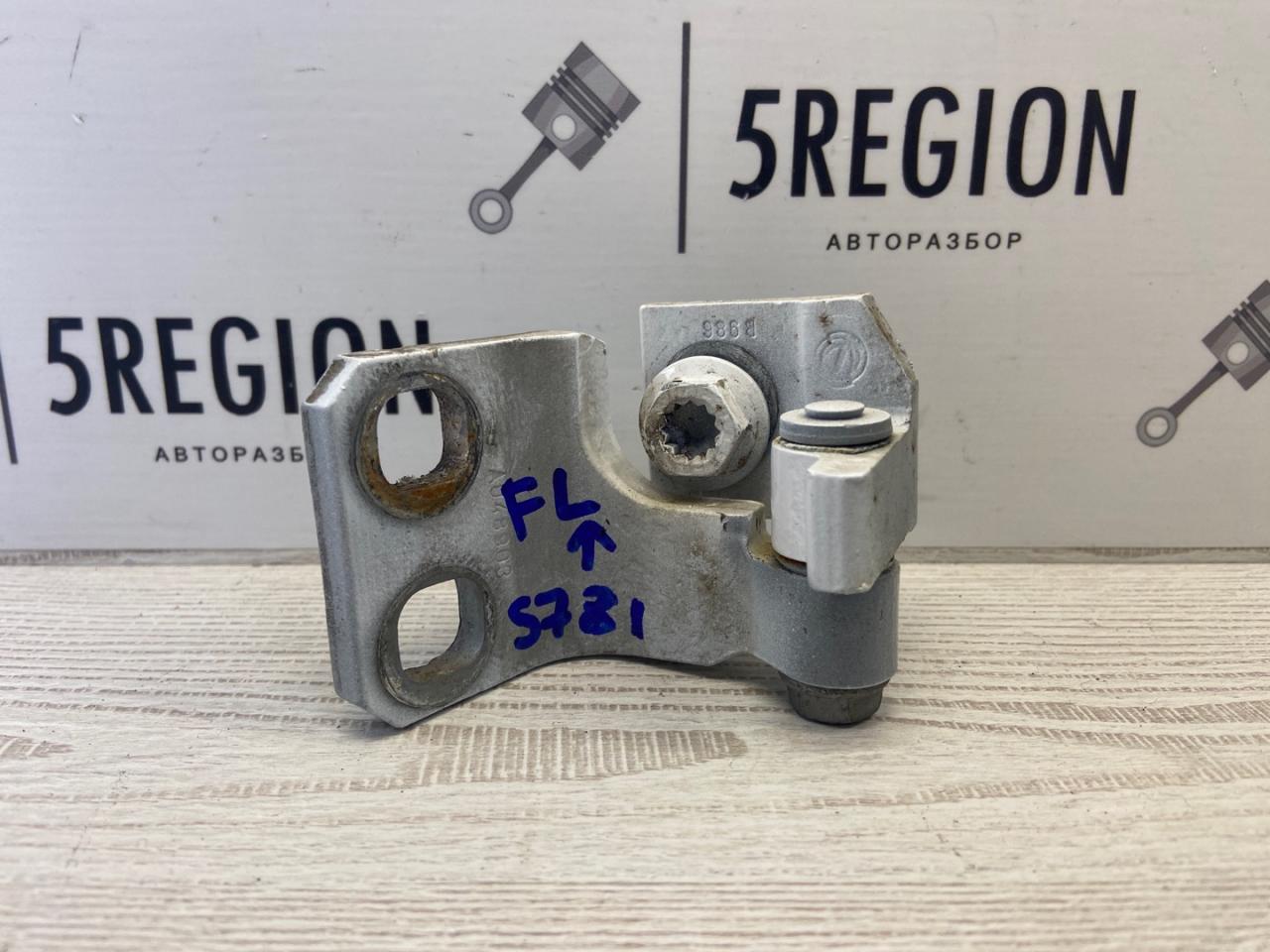 петля двери Alfa Romeo Stelvio 1 поколение 949 2018, 2.0 л., бензин, АКПП, полный привод - фото №1