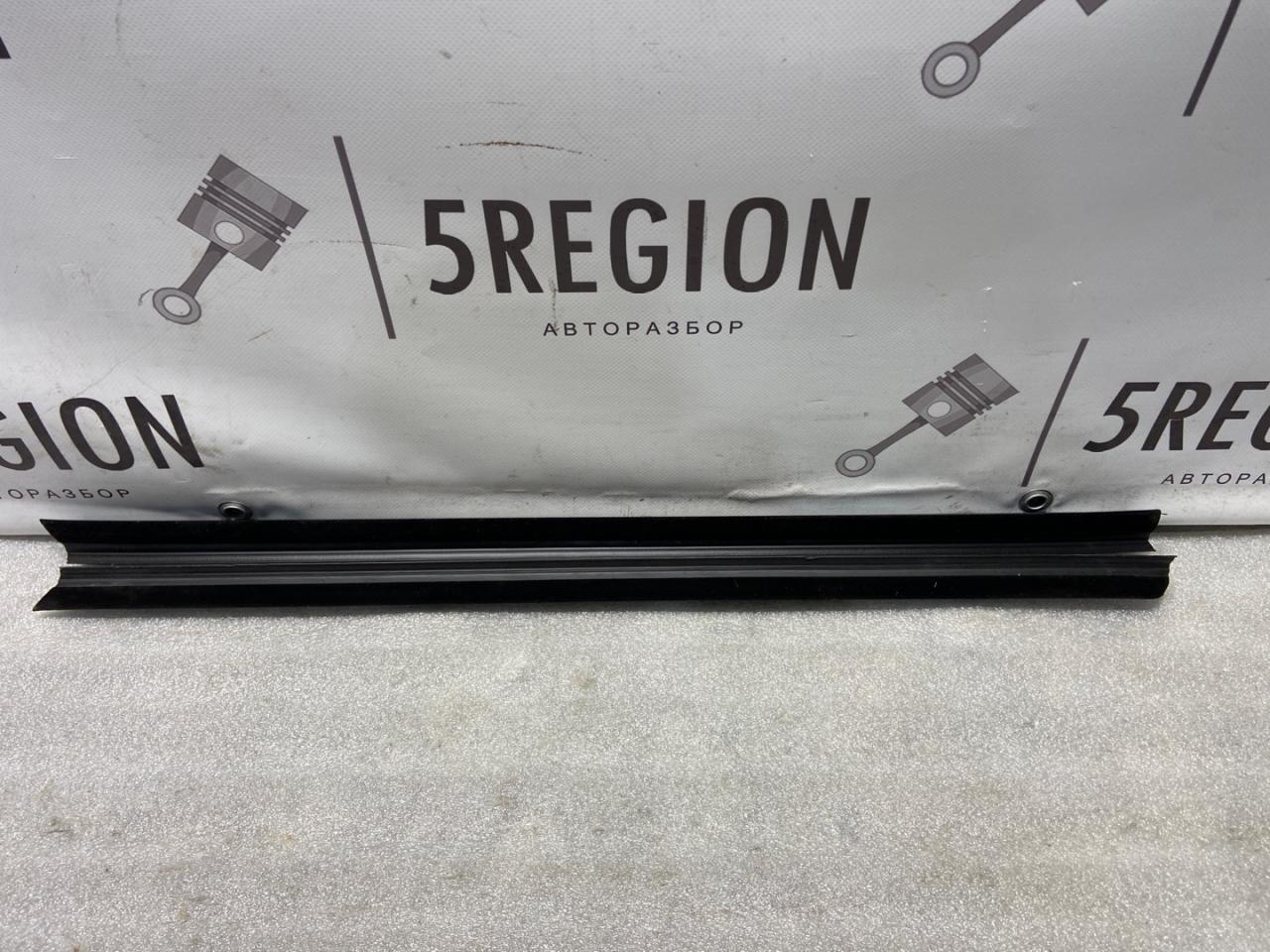 уплотнитель двери Alfa Romeo Giulia 2 поколение 952 2018, 2.0 л., бензин, АКПП, седан, задний привод, 3078354, 3078351 - фото №1