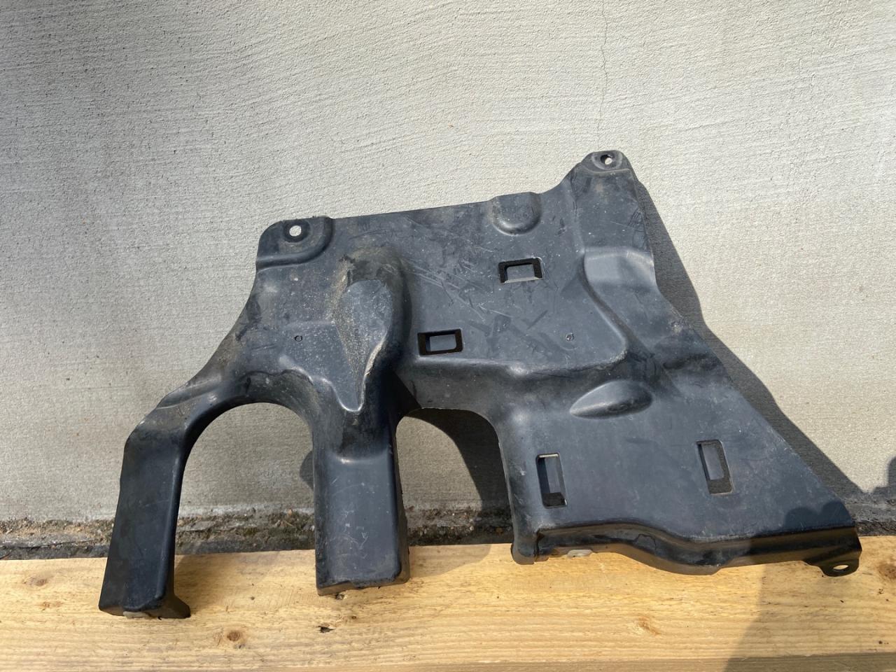 защита днища BMW 7 серия G11/G12 2018, 3.0 л., дизель, АКПП, седан, задний привод, правый руль, 7340191, 5175734 - фото №1