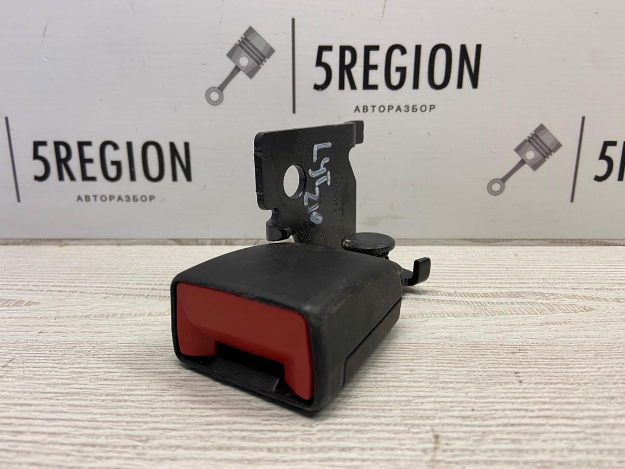 замок ремня безопасности Alfa Romeo Giulia 2 поколение 952 2017, 2.0 л., бензин, АКПП, седан, задний привод, 156112957 - фото №1