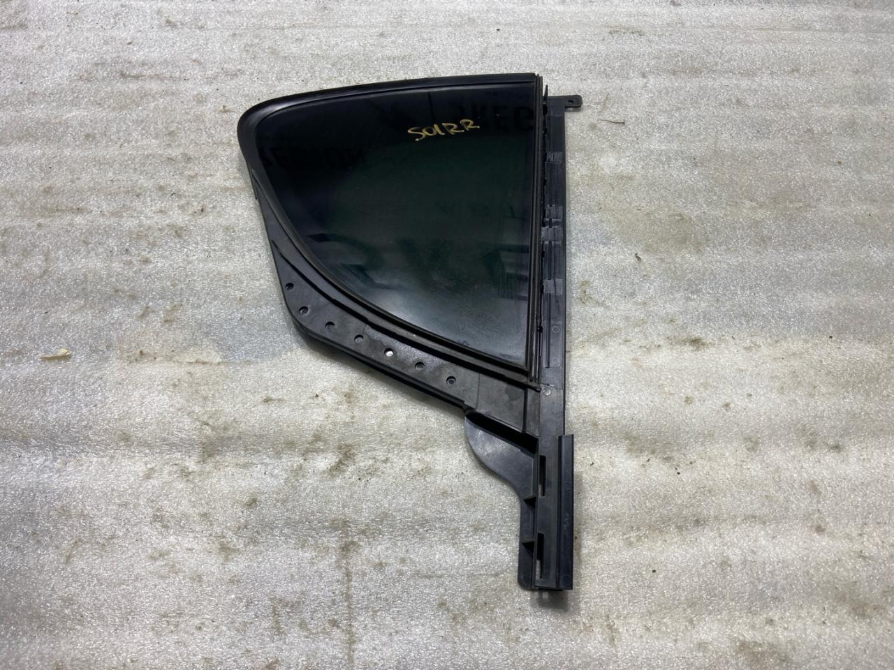 стекло двери задней правой Alfa Romeo Stelvio 1 поколение 949 2018, 2.0 л., бензин, АКПП, внедорожник 5 дв., полный привод - фото №1