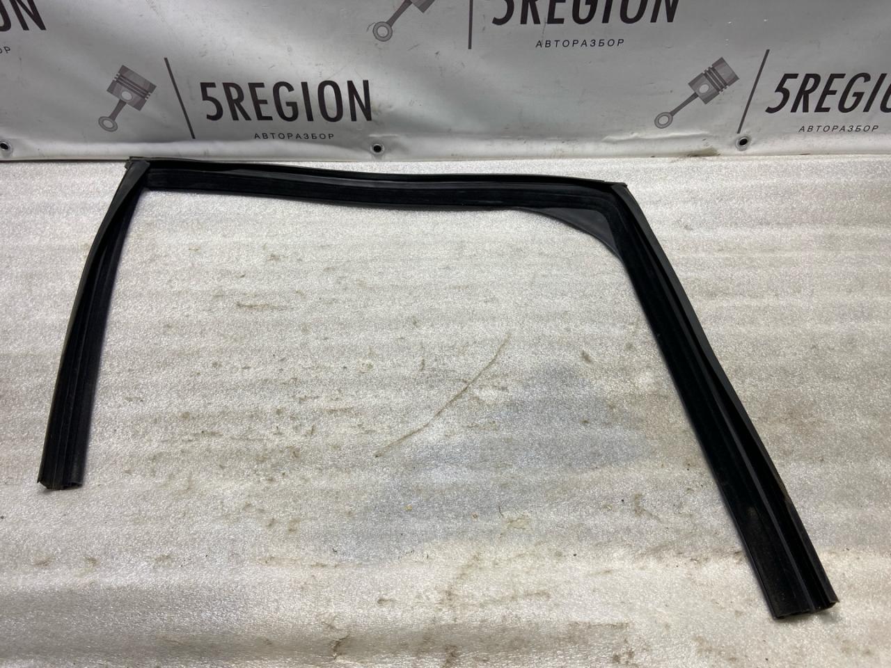 молдинг (накладка кузовная) Alfa Romeo Stelvio 1 поколение 949 2018, 2.0 л., бензин, АКПП, внедорожник 5 дв., полный привод - фото №1