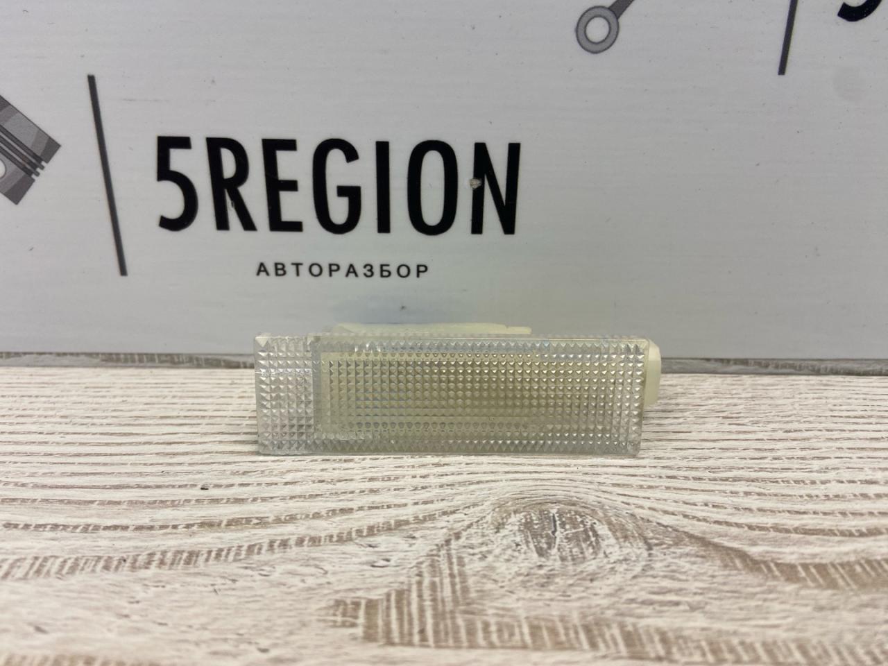 фонарь салона (плафон) Alfa Romeo Giulia 2 поколение 952 2018, 2.0 л., бензин, АКПП, седан, задний привод - фото №1