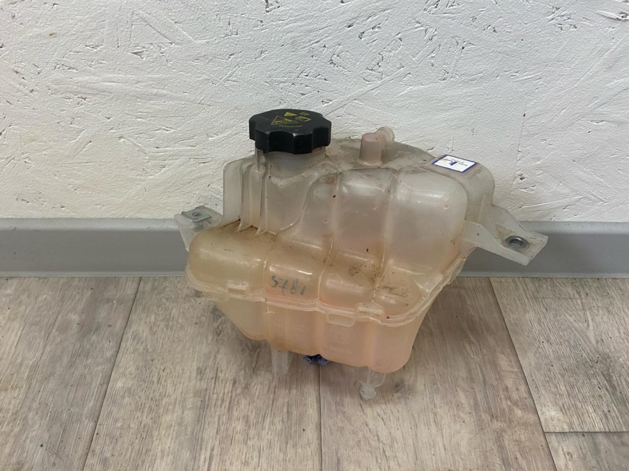 бачок расширительный Alfa Romeo Stelvio 1 поколение 949 2018, 2.0 л., бензин, АКПП, полный привод, 50553219 - фото №1