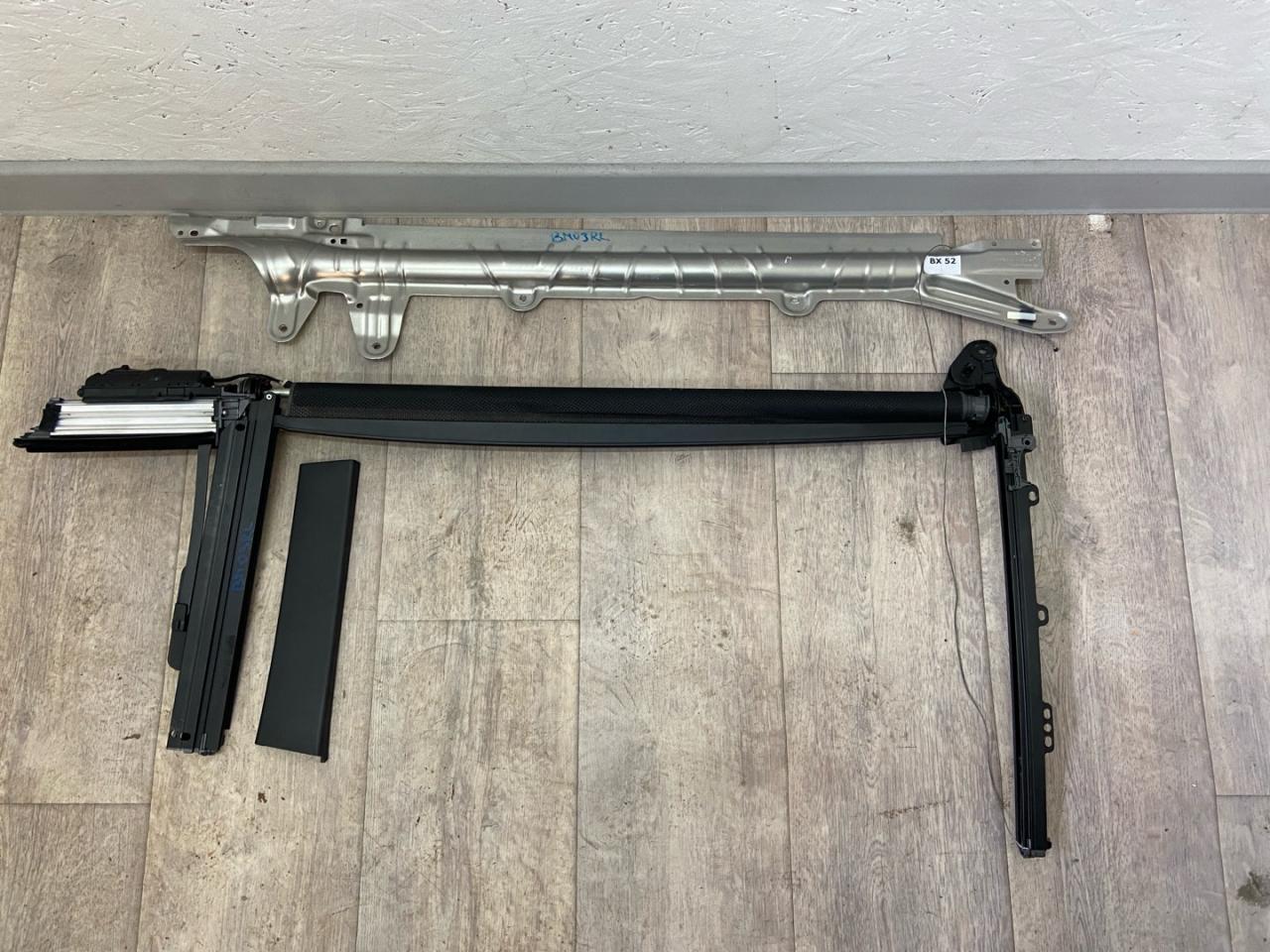 шторка солнцезащитная задняя BMW 7 серия G11/G12 2018, 3.0 л., дизель, АКПП, седан, задний привод, правый руль, 7338011, 51357377305, 7377305 - фото №1