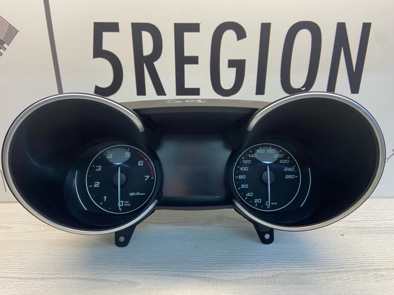 щиток приборов (приборная панель) Alfa Romeo Giulia 2 поколение 952 2018, 2.0 л., бензин, АКПП, задний привод, 50549174 - фото №1