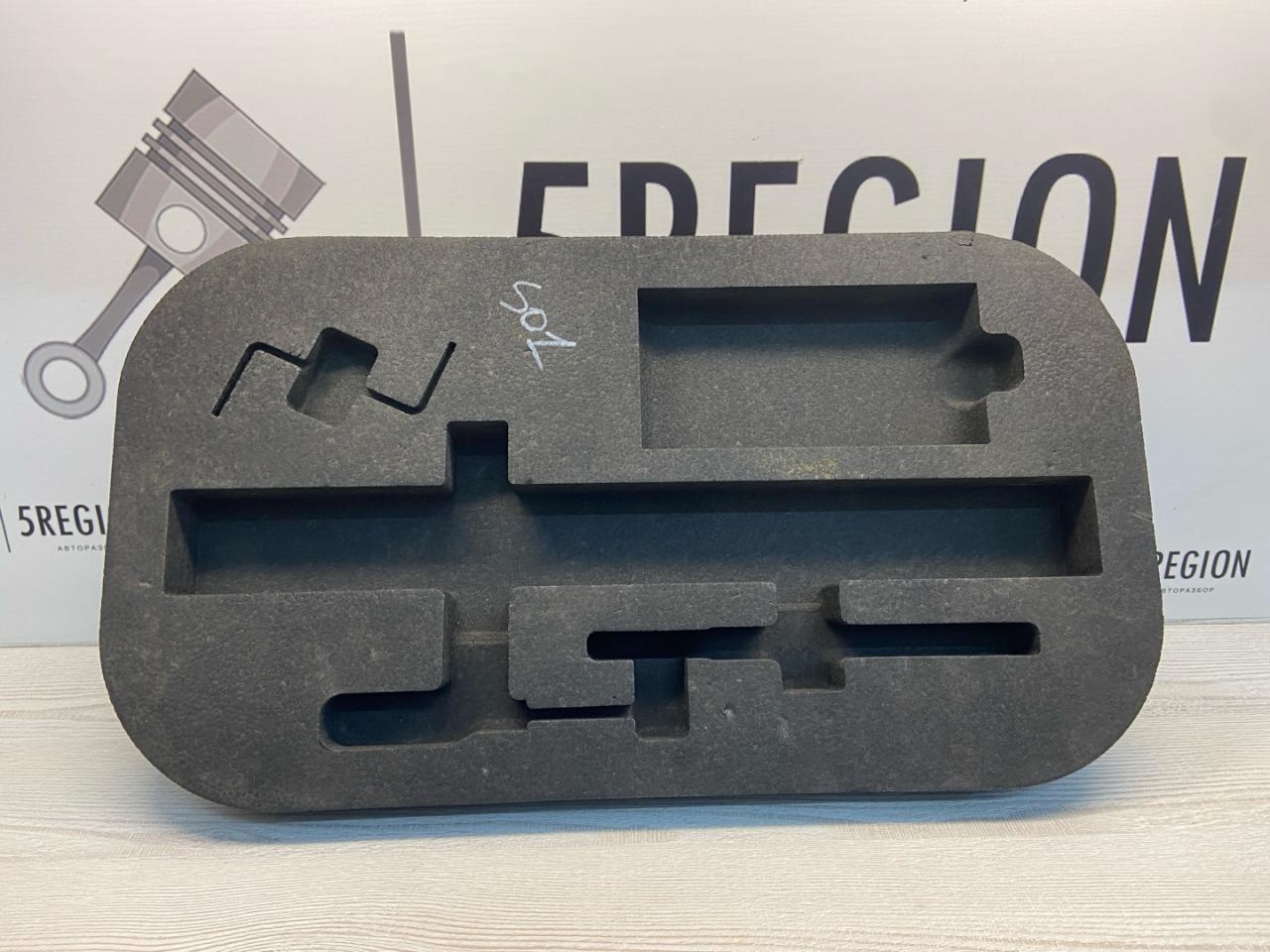 ящик под инструменты Alfa Romeo Stelvio 1 поколение 949 2018, 2.0 л., бензин, АКПП, внедорожник 5 дв., полный привод, 50541686 - фото №1