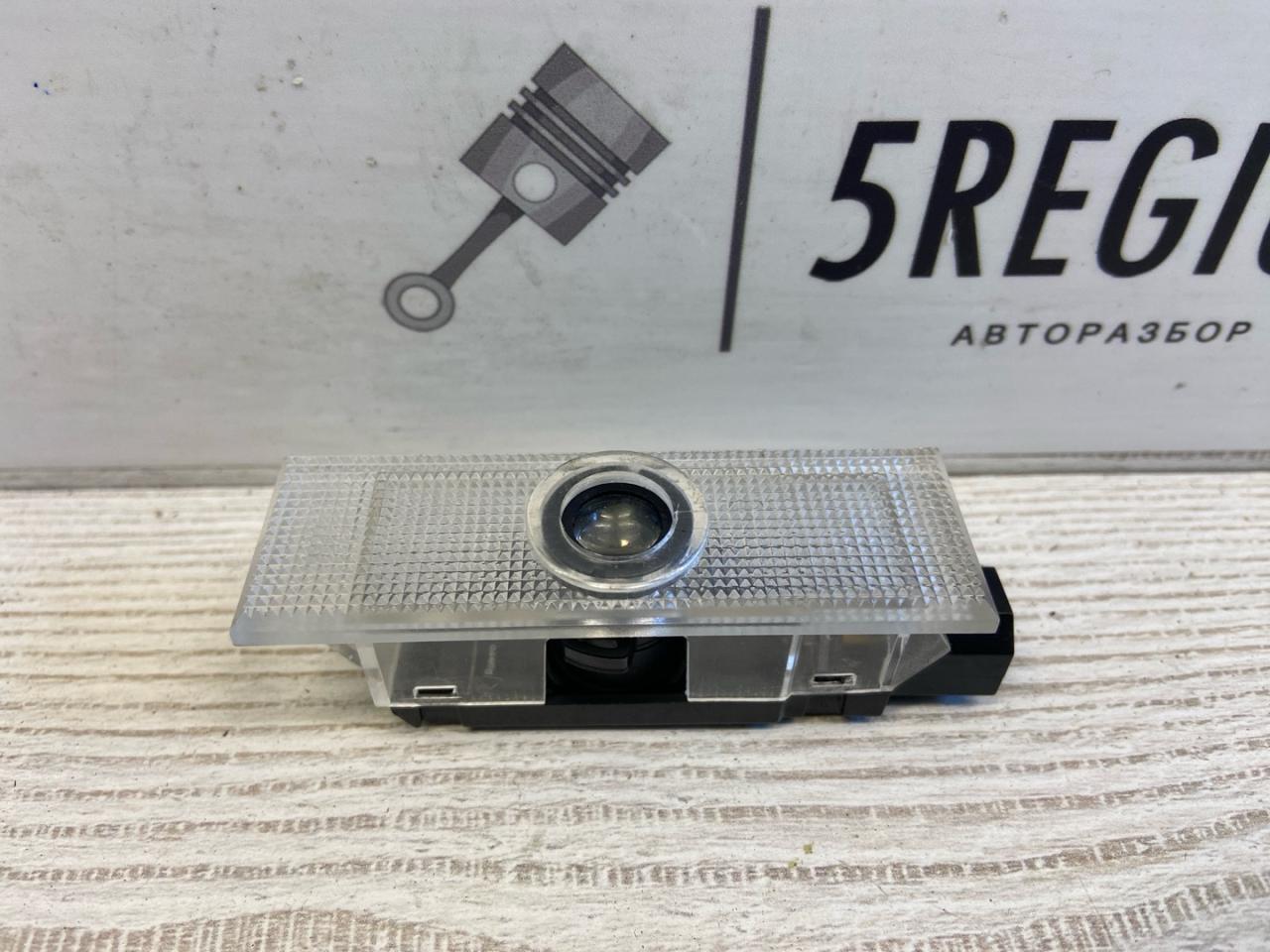 фонарь салона (плафон) Alfa Romeo Giulia 2 поколение 952 2018, 2.0 л., бензин, АКПП, седан, задний привод - фото №1