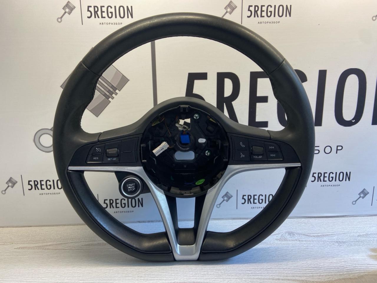 руль Alfa Romeo Giulia 2 поколение 952 2018, 2.0 л., бензин, АКПП, седан, задний привод - фото №1