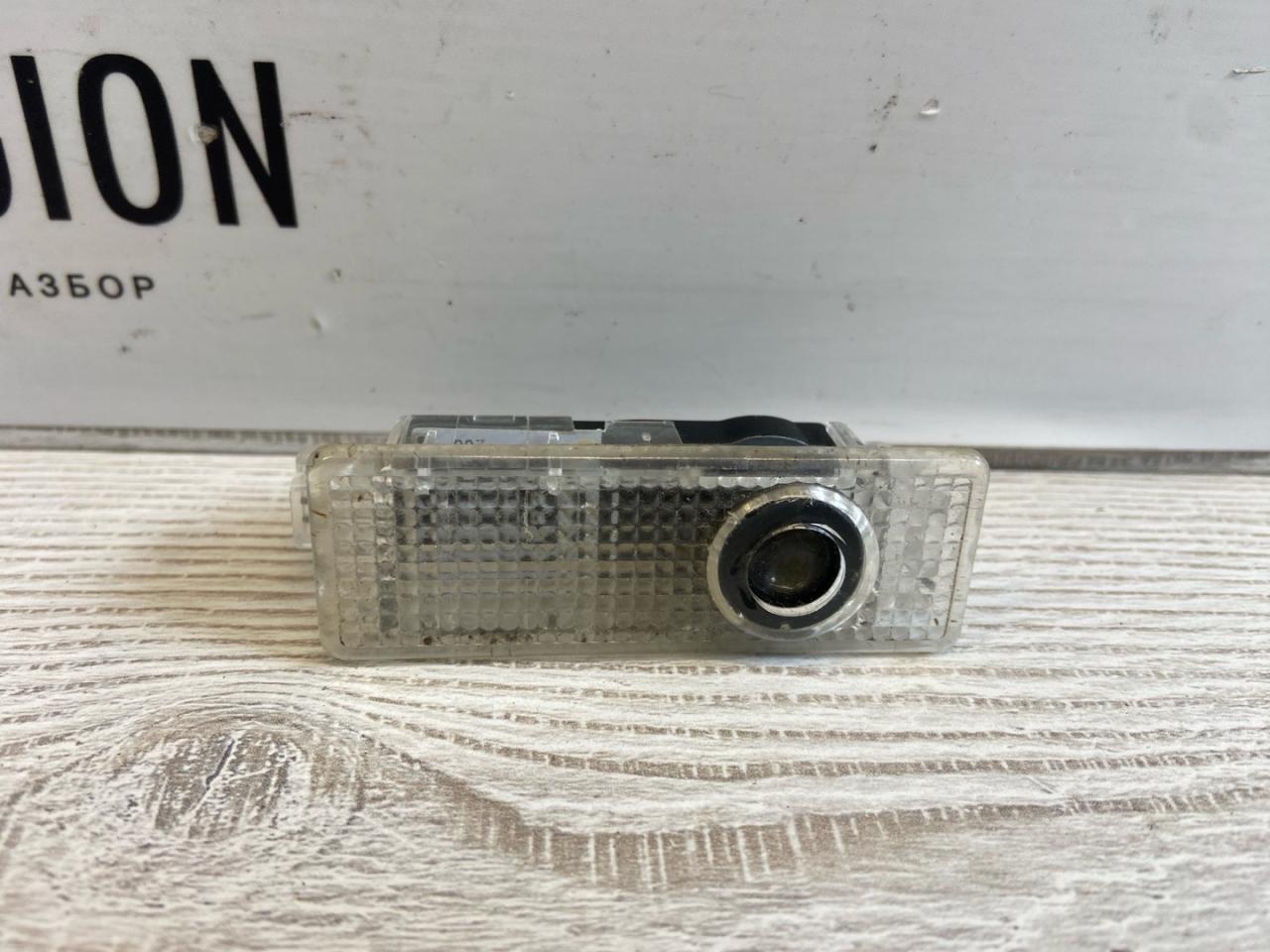 фонарь салона (плафон) Alfa Romeo Giulia 2 поколение 952 2018, 2.0 л., бензин, АКПП, седан, задний привод - фото №1