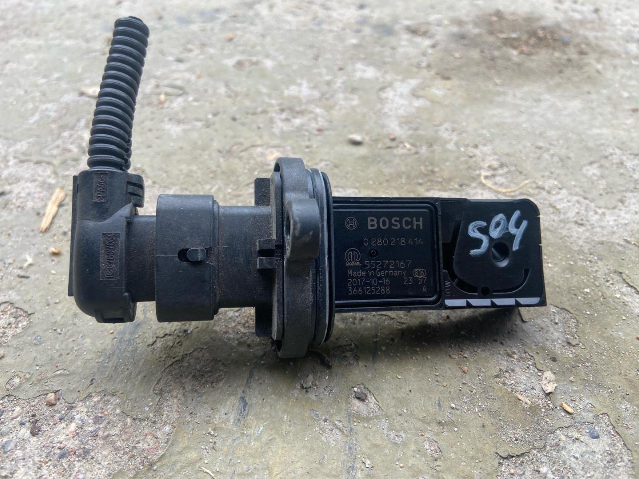 расходомер воздуха Alfa Romeo Stelvio 1 поколение 949 2018, 2.2 л., дизель, АКПП, полный привод, 55272167 - фото №1