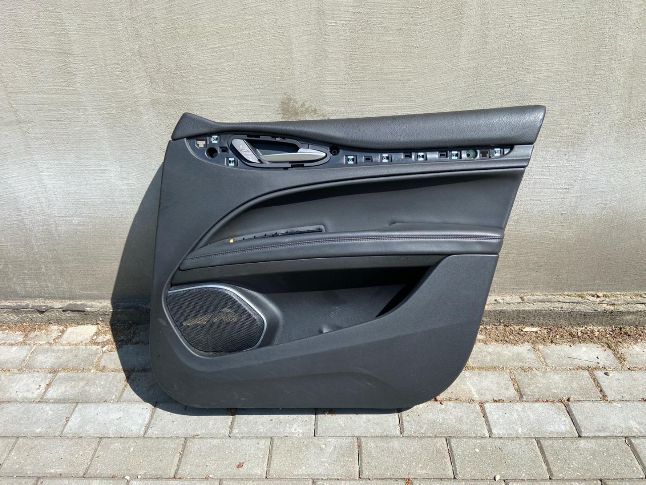 обшивка двери передняя правая Alfa Romeo Stelvio 1 поколение 949 2018, 2.2 л., дизель, АКПП, полный привод, 156134542 - фото №1