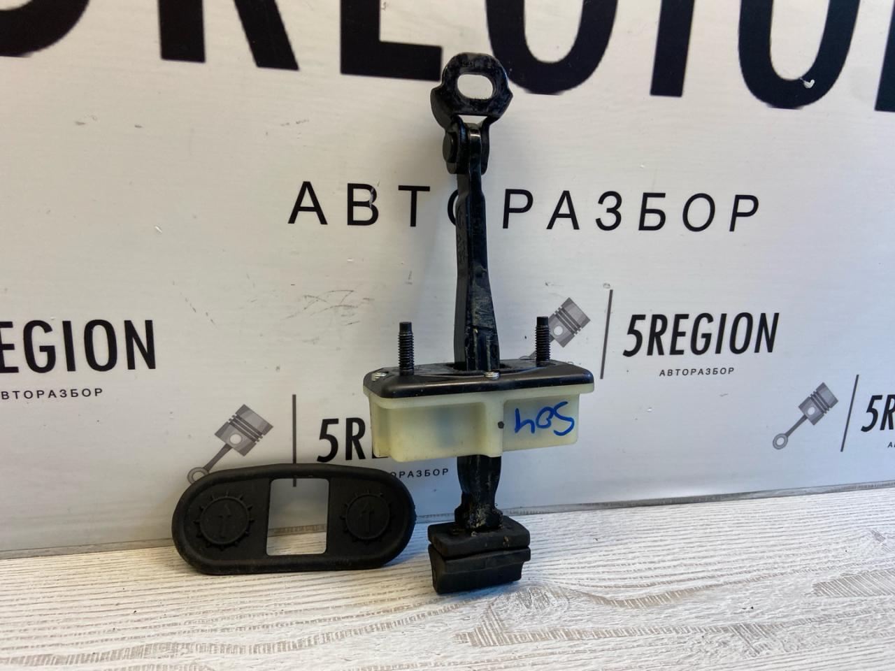 ограничитель открывания двери Alfa Romeo Stelvio 1 поколение 949 2018, 2.2 л., дизель, АКПП, полный привод - фото №1