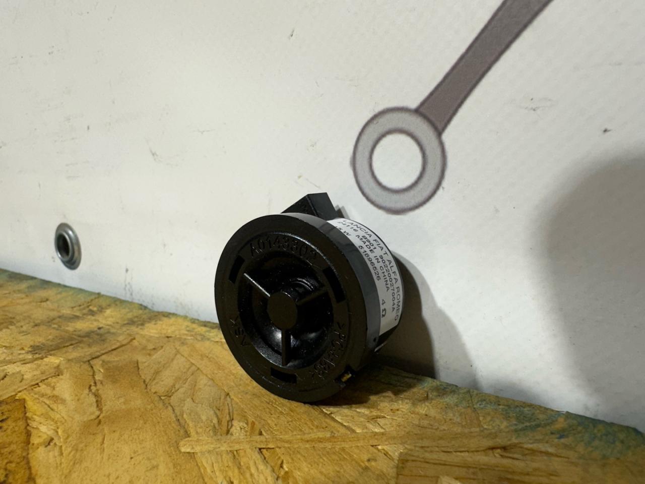 динамик высокочастотный (пищалка) Alfa Romeo Giulia 2 поколение 952 2017, 2.0 л., бензин, АКПП, седан, полный привод - фото №1