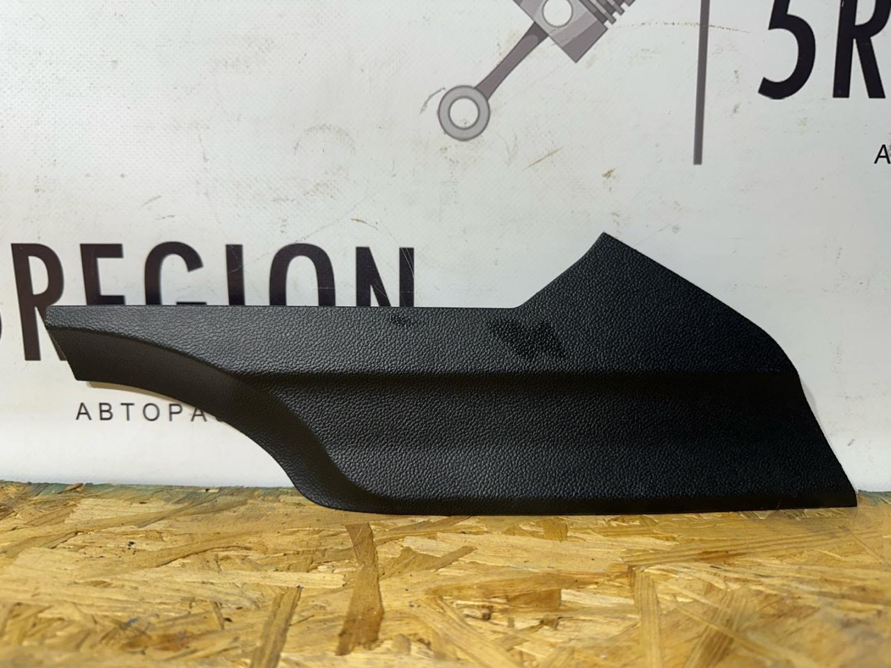 пластик Alfa Romeo Giulia 2 поколение 952 2018, 2.0 л., бензин, АКПП, rosso red, седан, полный привод - фото №1