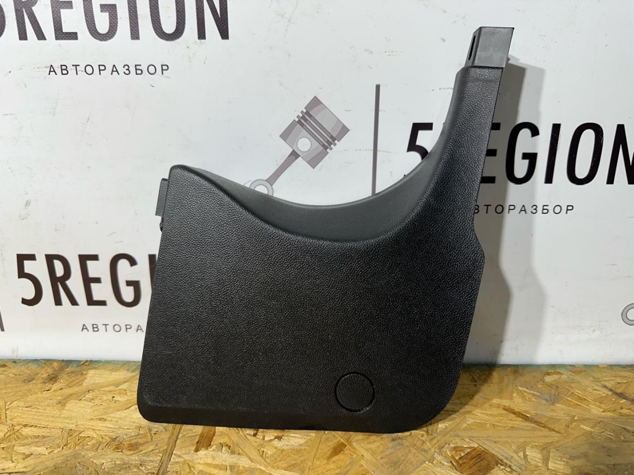 пластик Alfa Romeo Giulia 2 поколение 952 2018, 2.0 л., бензин, АКПП, rosso red, седан, полный привод - фото №1