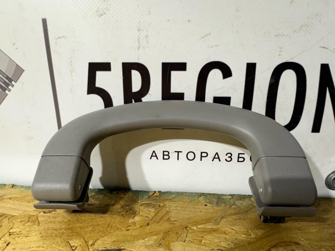 ручка внутренняя потолочная Alfa Romeo Giulia 2 поколение 952 2018, 2.0 л., бензин, АКПП, rosso red, седан, полный привод - фото №1