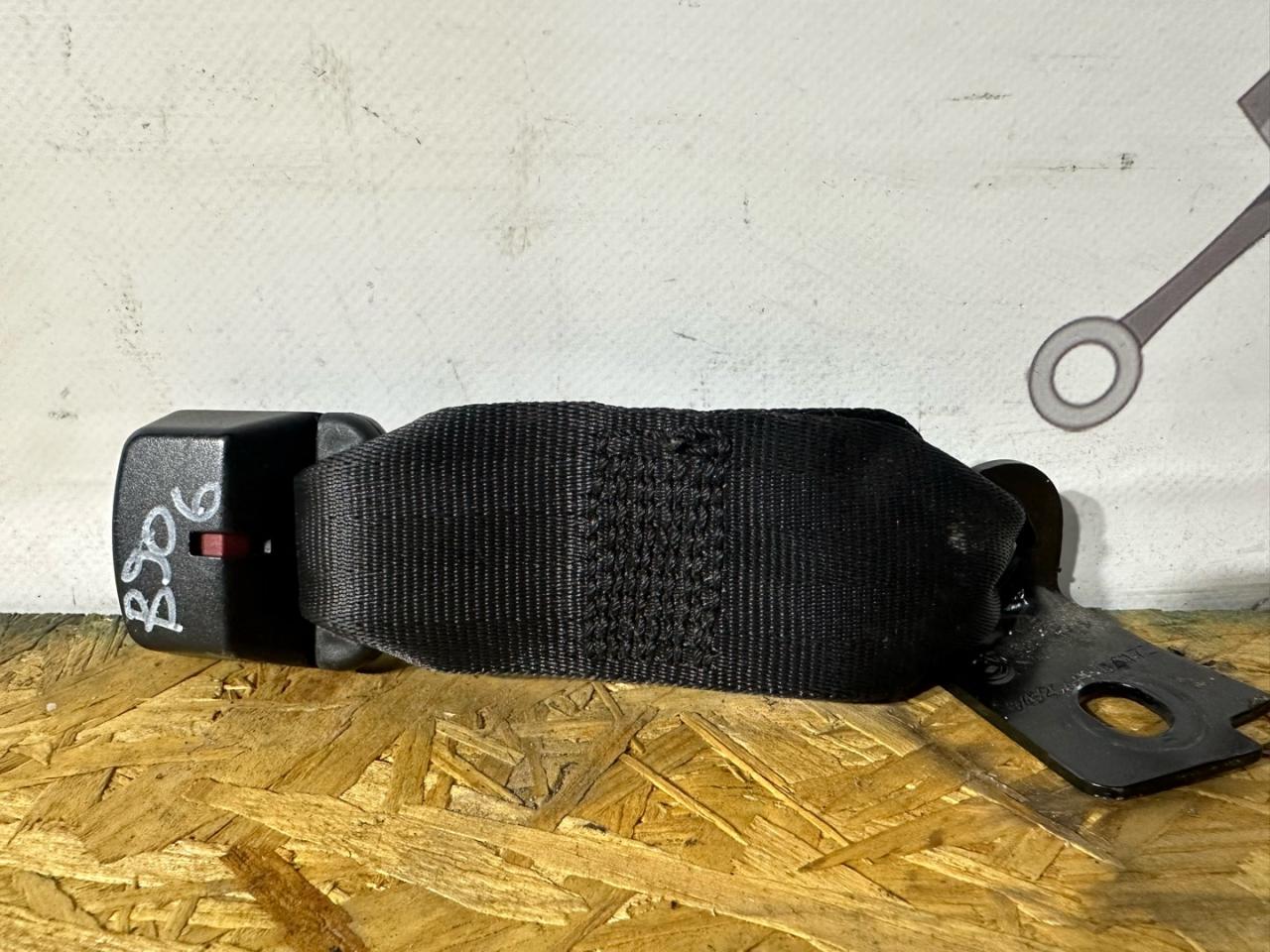 замок ремня безопасности Alfa Romeo Giulia 2 поколение 952 2018, 2.0 л., бензин, АКПП, rosso red, седан, полный привод - фото №1