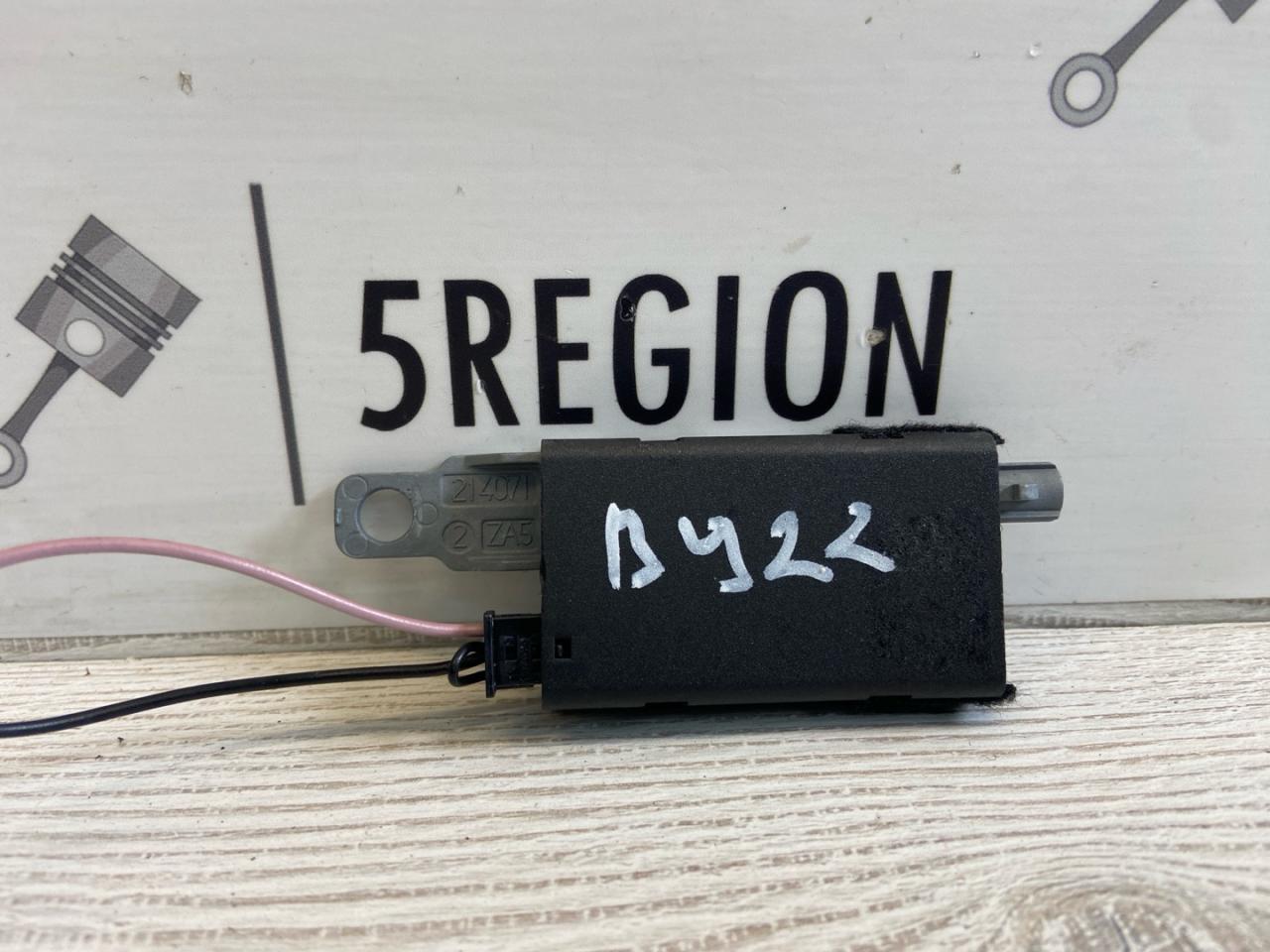 усилитель антенны Alfa Romeo Giulia 2 поколение 952 2017, 2.0 л., бензин, АКПП, седан, полный привод - фото №1