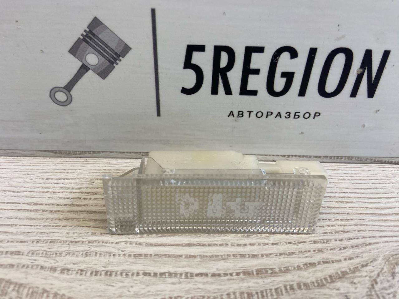 фонарь салона (плафон) Alfa Romeo Giulia 2 поколение 952 2017, 2.0 л., бензин, АКПП, седан, полный привод - фото №1