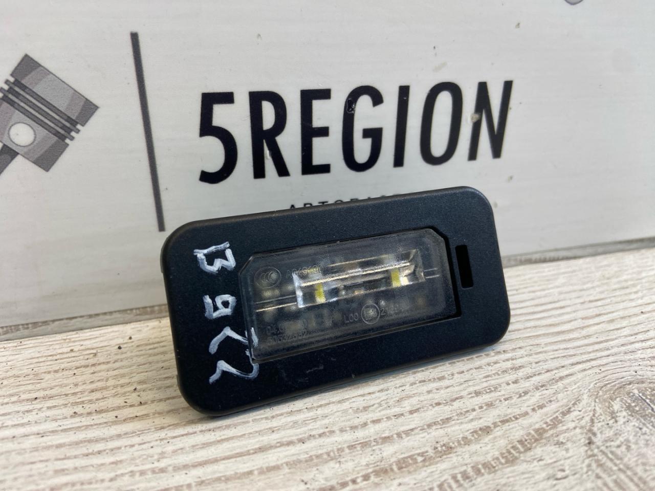 подсветка номера Alfa Romeo Giulia 2 поколение 952 2017, 2.0 л., бензин, АКПП, седан, полный привод - фото №1