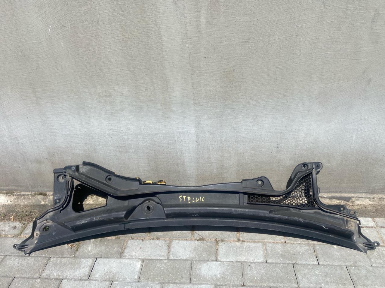 дождевик Alfa Romeo Stelvio 1 поколение 949 2018, 2.2 л., дизель, АКПП, внедорожник 5 дв., полный привод, правый руль, 156134659 - фото №1