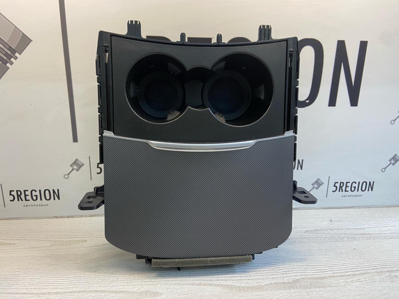 подстаканник Alfa Romeo Giulia 2 поколение 952 2018, 2.0 л., бензин, АКПП, седан, задний привод - фото №1