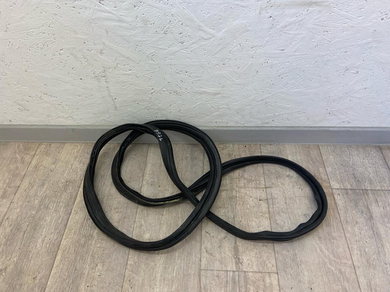 уплотнитель Alfa Romeo Giulia 2 поколение 952 2017, 2.0 л., бензин, АКПП, седан, полный привод - фото №1