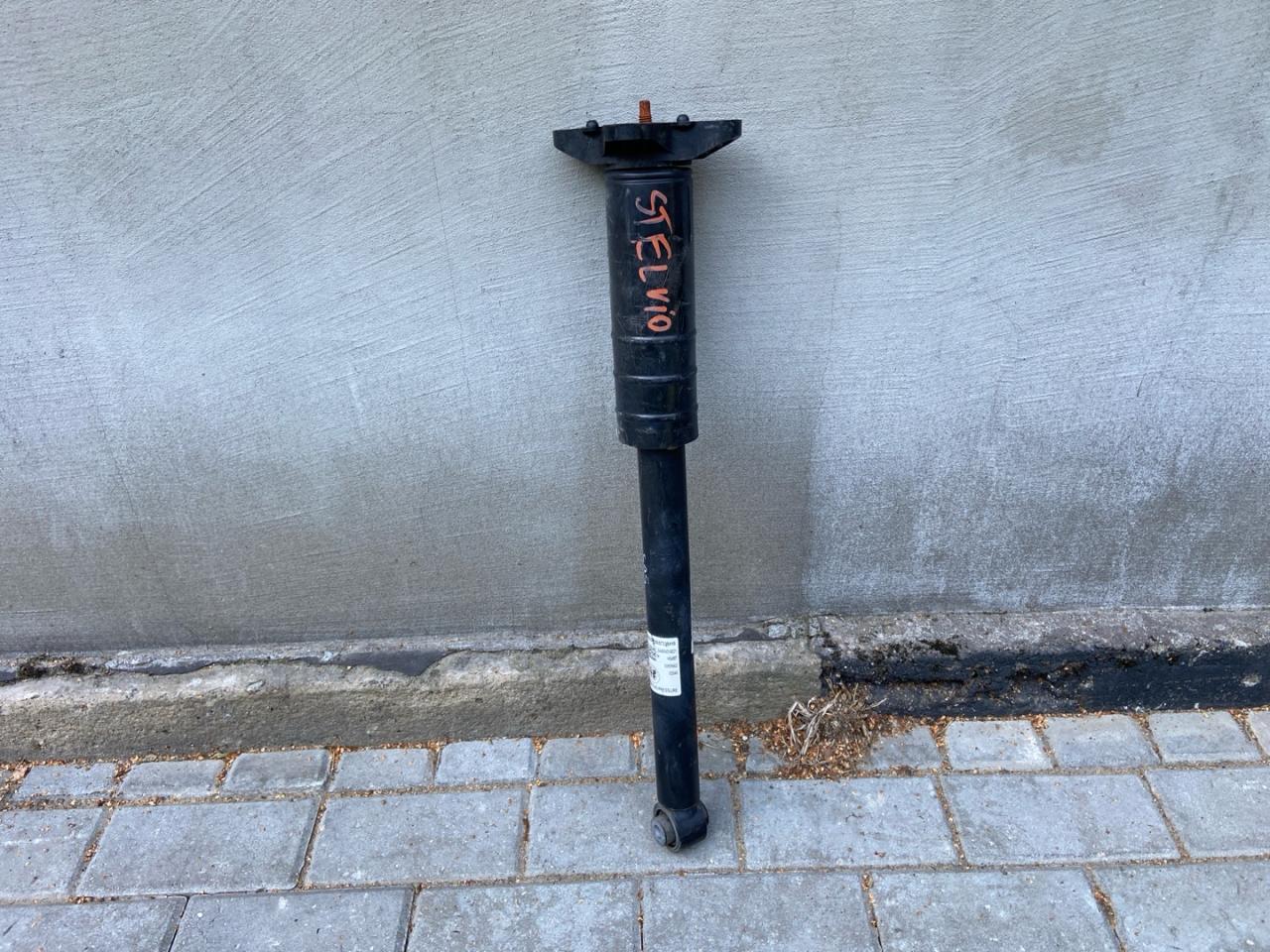 амортизатор задний Alfa Romeo Stelvio 1 поколение 949 2018, 2.2 л., дизель, АКПП, внедорожник 5 дв., полный привод, правый руль, 505596630 - фото №1