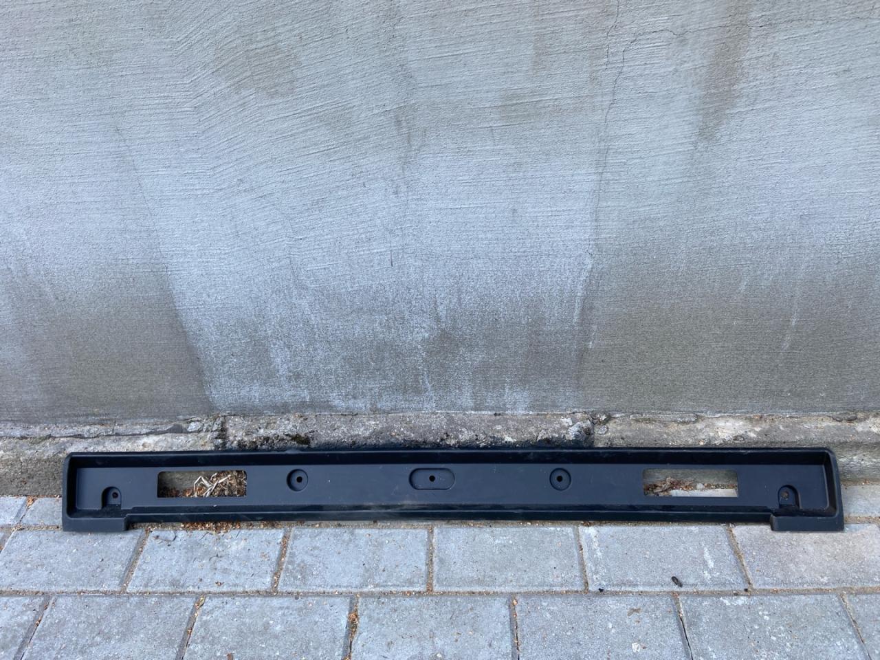 пластик Alfa Romeo Giulia 2 поколение 952 2018, 2.0 л., бензин, АКПП, rosso red, седан, полный привод, 156128738 - фото №1