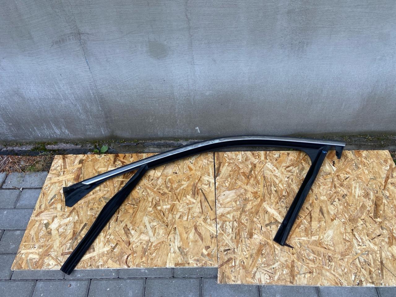 молдинг двери передней левой Alfa Romeo Giulia 2 поколение 952 2018, 2.0 л., бензин, АКПП, rosso red, седан, полный привод - фото №1