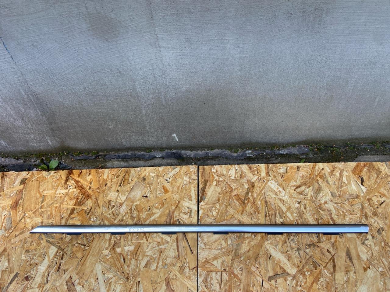 молдинг двери передней левой Alfa Romeo Giulia 2 поколение 952 2018, 2.0 л., бензин, АКПП, rosso red, седан, полный привод - фото №1