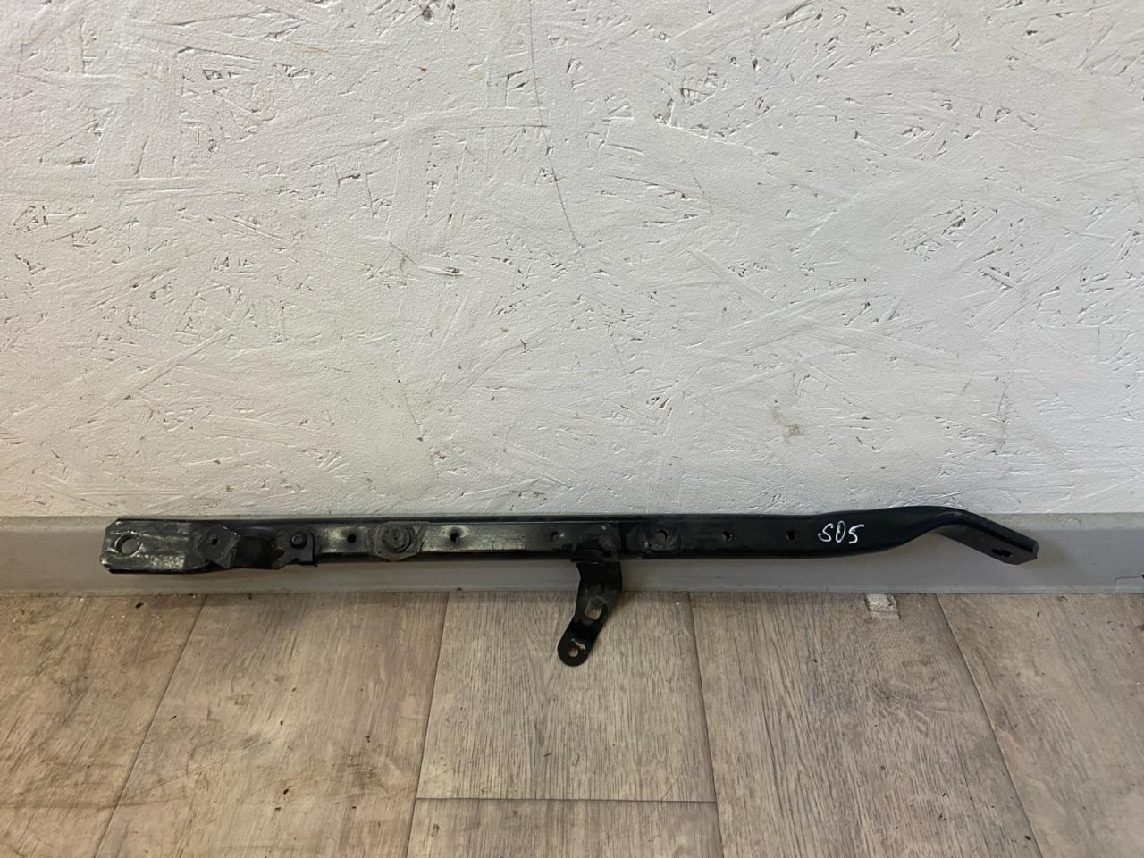 распорка стоек Alfa Romeo Stelvio 1 поколение 949 2018, 2.2 л., дизель, АКПП, внедорожник 5 дв., полный привод, правый руль - фото №1