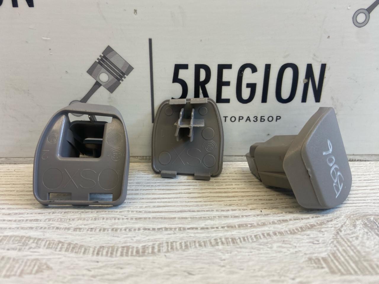 заглушка заднего бампера под крюк Alfa Romeo Giulia 2 поколение 952 2018, 2.0 л., бензин, АКПП, rosso red, седан, полный привод - фото №1