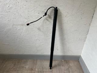 амортизатор крышки багажника (3-5 двери) Maserati Grecale 1 поколение M182 2023, 2.0 л., бензин, АКПП, внедорожник 5 дв., полный привод, правый руль, 670219600