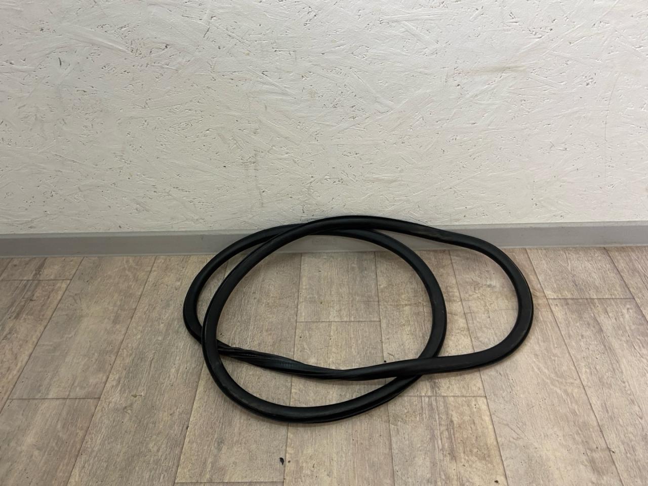 уплотнитель Maserati Grecale 1 поколение M182 2023, 2.0 л., бензин, АКПП, внедорожник 5 дв., полный привод, правый руль - фото №1