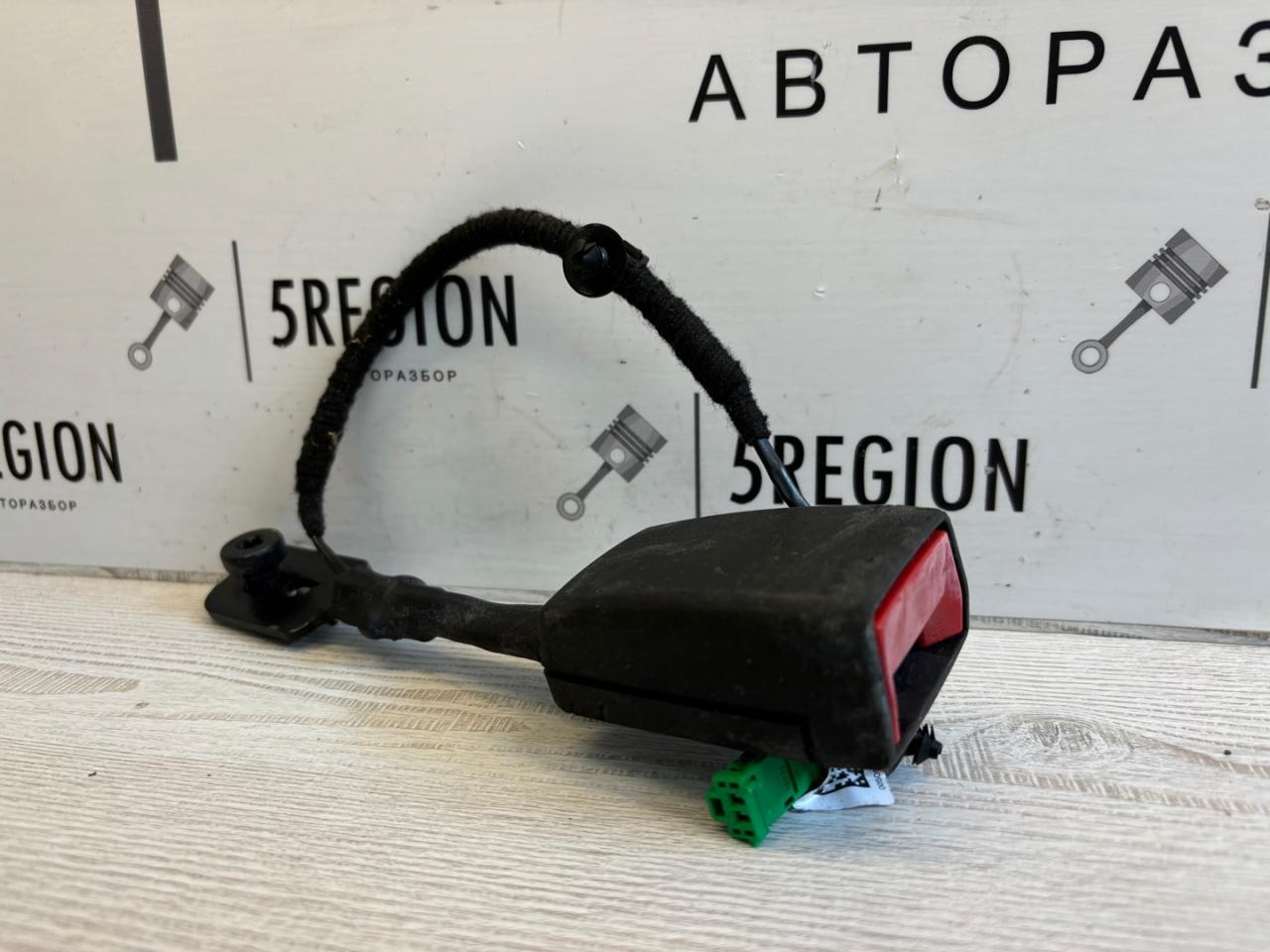 замок ремня безопасности Alfa Romeo Giulia 2 поколение 952 2018, 2.0 л., бензин, АКПП, rosso red, седан, полный привод, 505330130 - фото №1