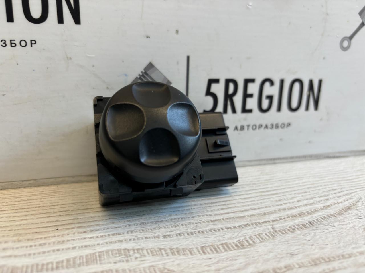 кнопка подкачки сидений Alfa Romeo Giulia 2 поколение 952 2018, 2.0 л., бензин, АКПП, rosso red, седан, полный привод, 56046232 - фото №1