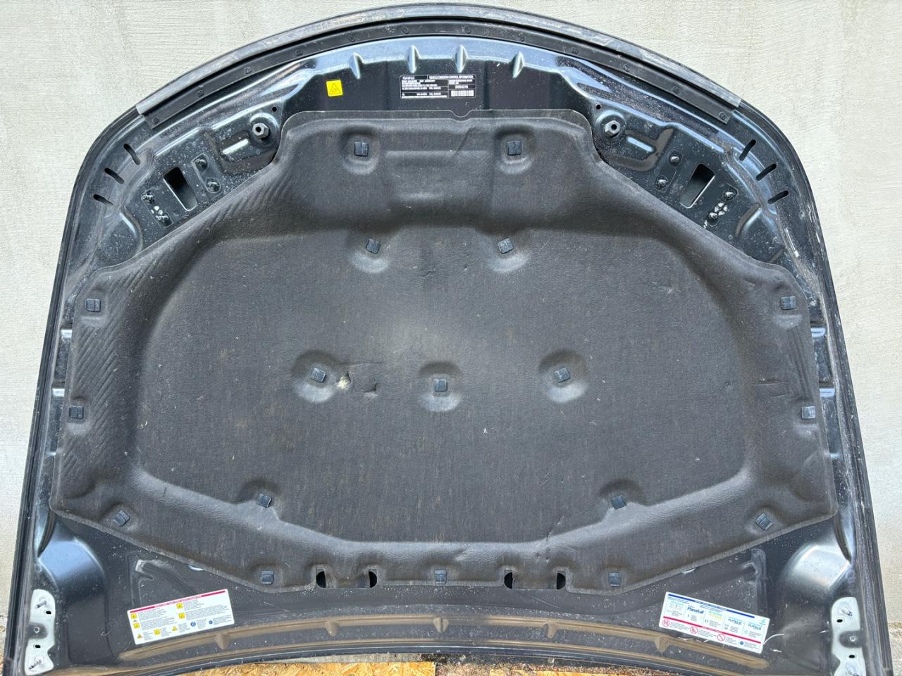 шумоизоляция капота Alfa Romeo Stelvio 1 поколение 949 2018, 2.0 л., бензин, АКПП, полный привод - фото №1