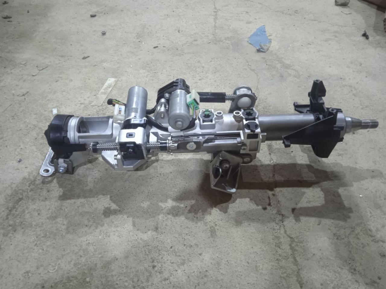 рулевая колонка Maserati Grecale 1 поколение M182 2023, 2.0 л., бензин, АКПП, внедорожник 5 дв., полный привод, правый руль, 670221037 - фото №1