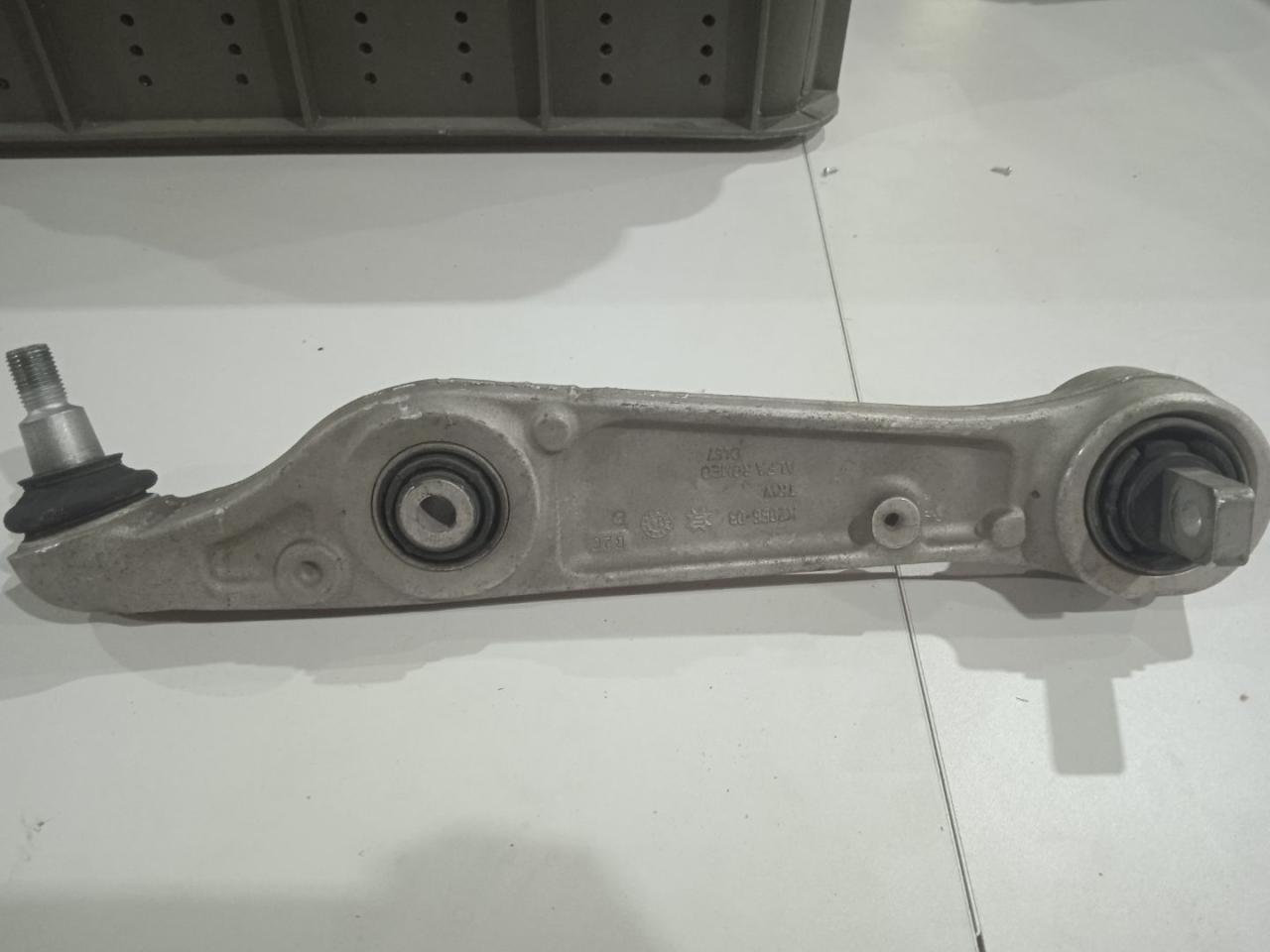 рычаг передний левый Alfa Romeo Giulia 2 поколение 952 2017, 2.0 л., бензин, АКПП, задний привод - фото №1