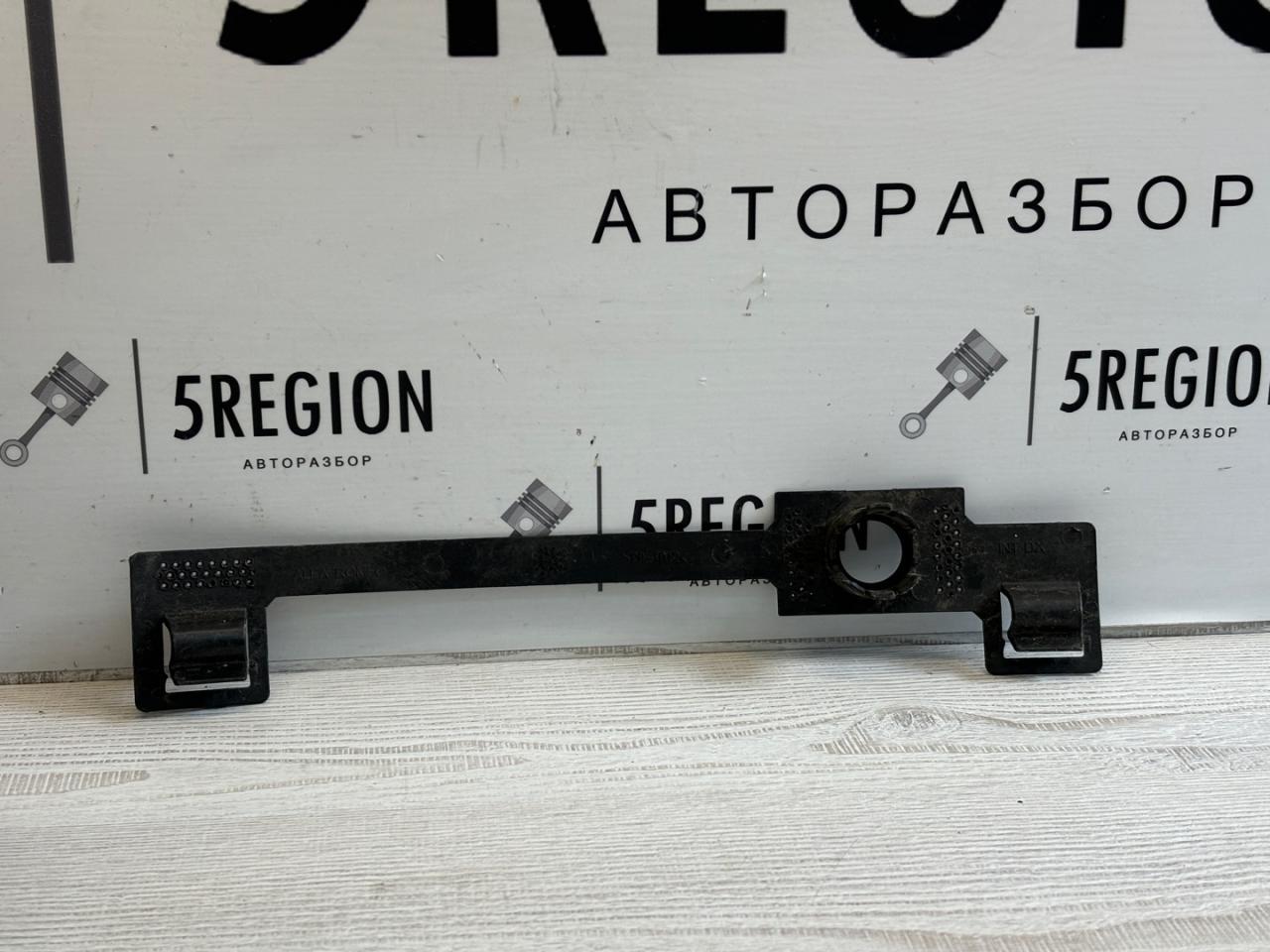 крепление парктроника Alfa Romeo Giulia 2 поколение 952 2017, 2.0 л., бензин, АКПП, седан, полный привод, 50646892 - фото №1