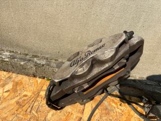 суппорт передний правый Alfa Romeo Stelvio 1 поколение 949 2018, 2.0 л., бензин, АКПП, полный привод, правый руль