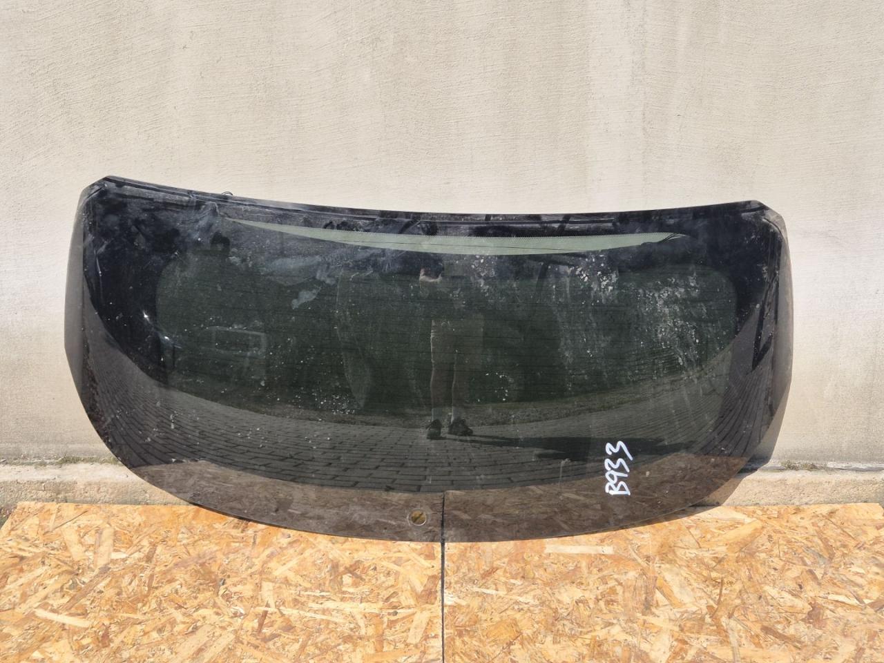 стекло заднее Alfa Romeo Stelvio 1 поколение 949 2018, 2.0 л., бензин, АКПП, полный привод - фото №1