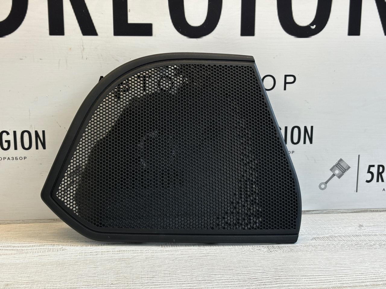 Накладка (сетка) динамика Alfa Romeo Giulia 2 поколение 952 2017, 2.0 л., бензин, АКПП, задний привод - фото №1