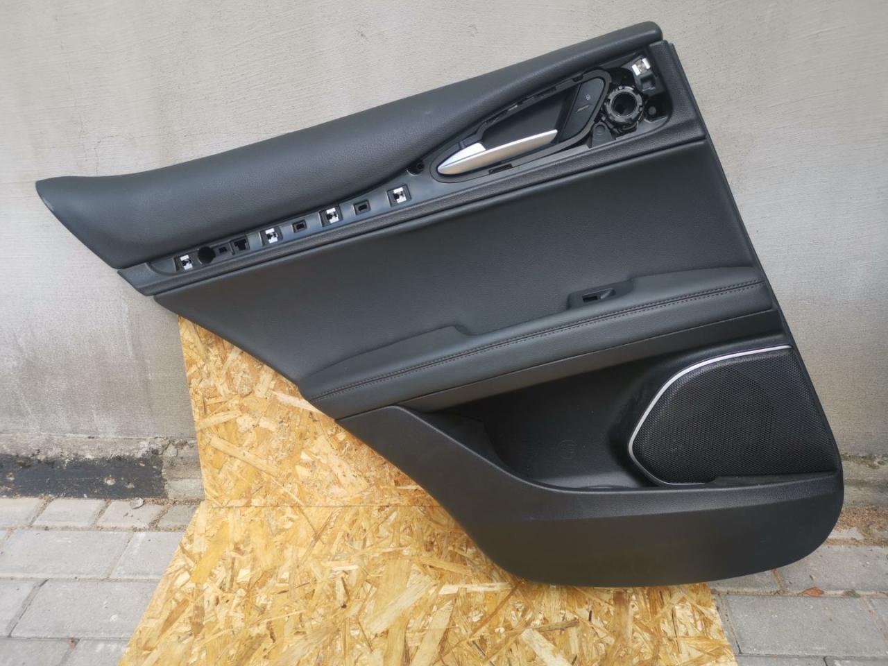 обшивка двери задняя левая Alfa Romeo Stelvio 1 поколение 949 2018, 2.0 л., бензин, АКПП, полный привод, 1561346050 - фото №1