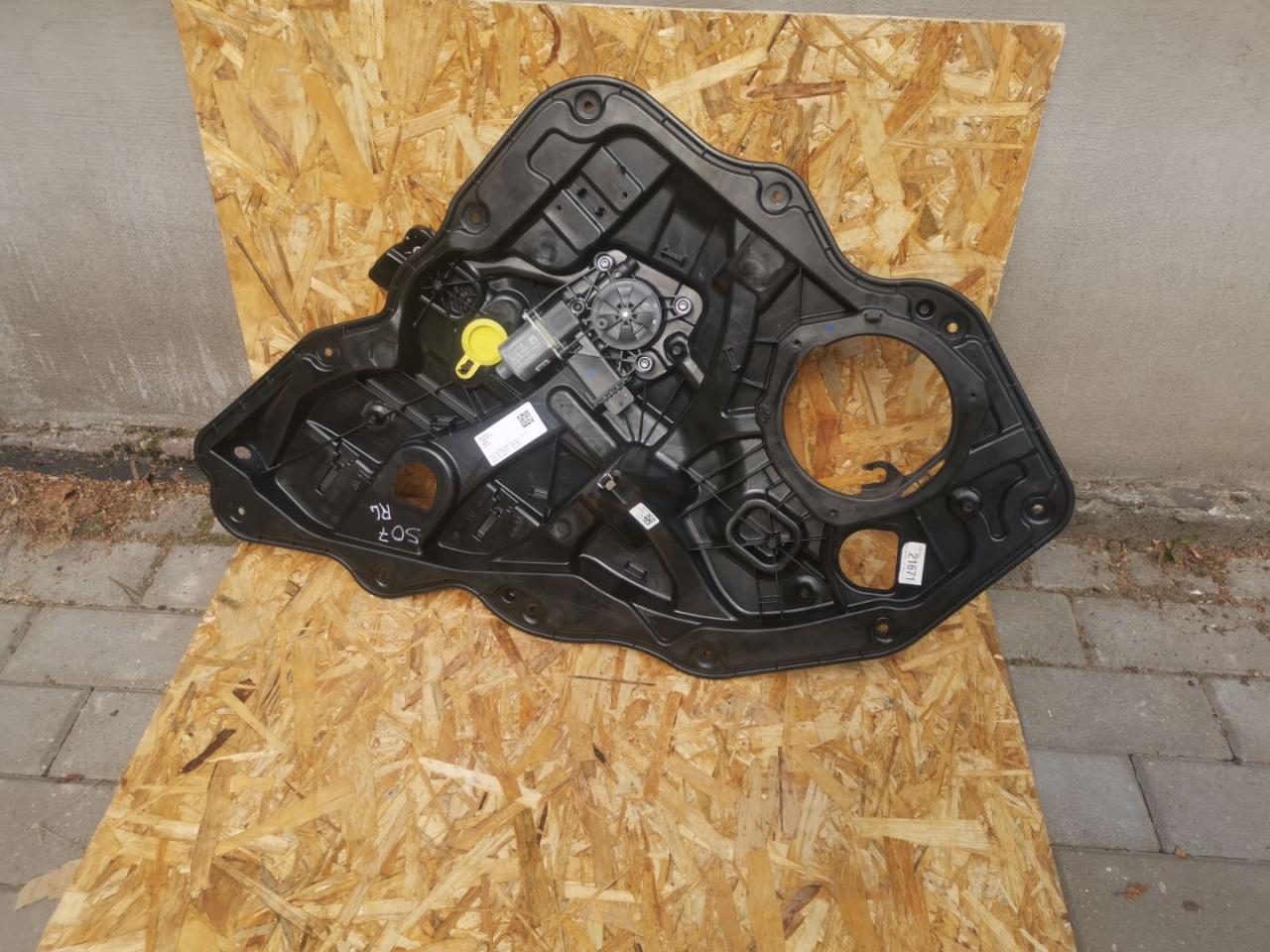 стеклоподъемник задний левый Alfa Romeo Stelvio 1 поколение 949 2019, 2.9 л., бензин, АКПП, rosso competizione, внедорожник 5 дв., полный привод, правый руль - фото №1