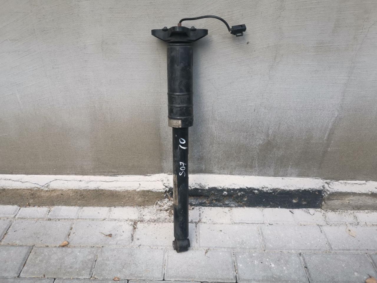 амортизатор задний Alfa Romeo Stelvio 1 поколение 949 2019, 2.9 л., бензин, АКПП, rosso competizione, внедорожник 5 дв., полный привод, правый руль - фото №1