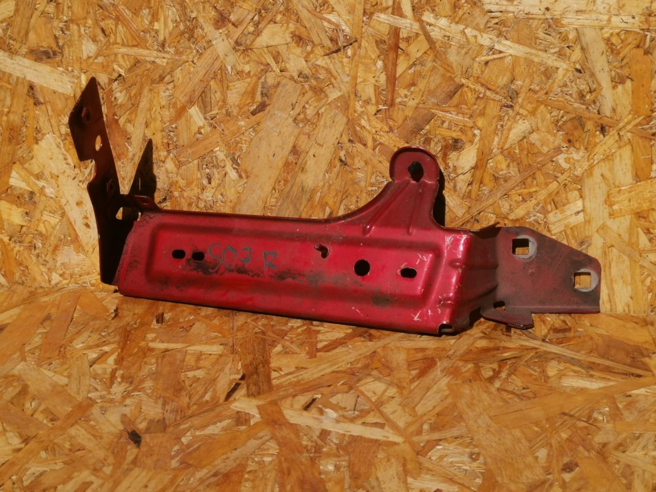 крепление ( кронштейн ) крыла Alfa Romeo Stelvio 1 поколение 949 2019, 2.9 л., бензин, АКПП, rosso competizione, внедорожник 5 дв., полный привод, правый руль - фото №1